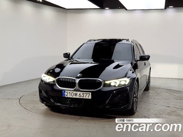 BMW 3 Series 2023 — Photo 13/20