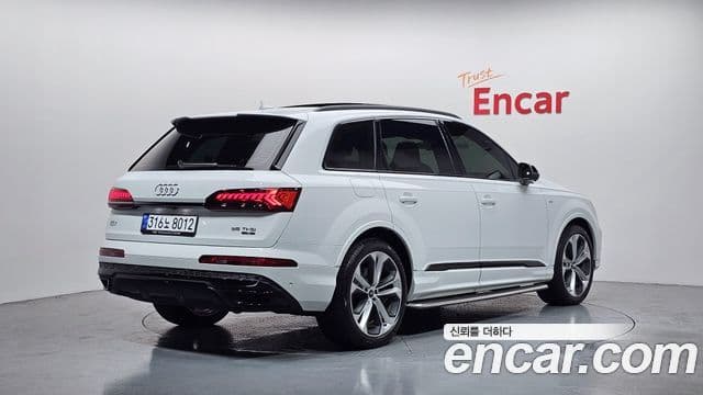 Audi Q7 2022 — Şəkil 2/20