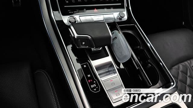 Audi Q7 2022 — Şəkil 9/20
