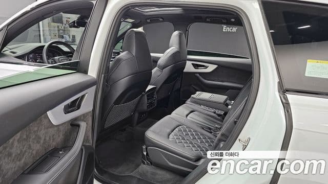 Audi Q7 2022 — Şəkil 11/20