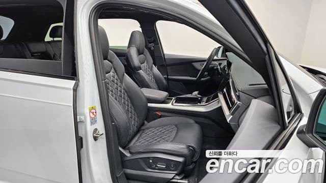 Audi Q7 2022 — Şəkil 12/20