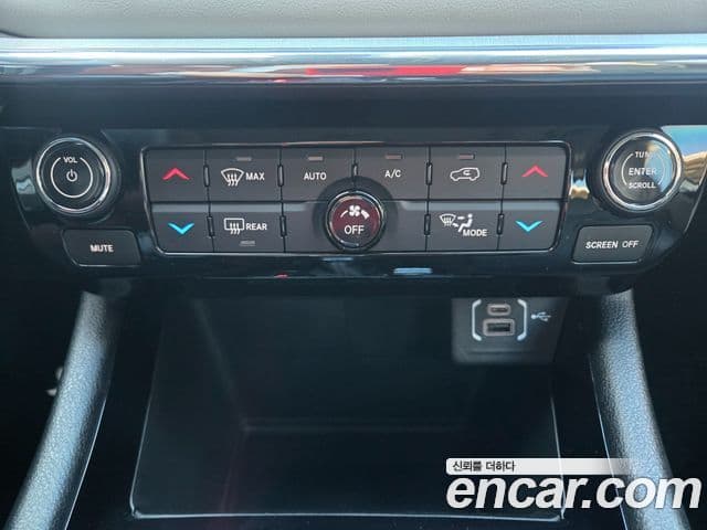 Jeep Compass 2022 — Şəkil 16/20