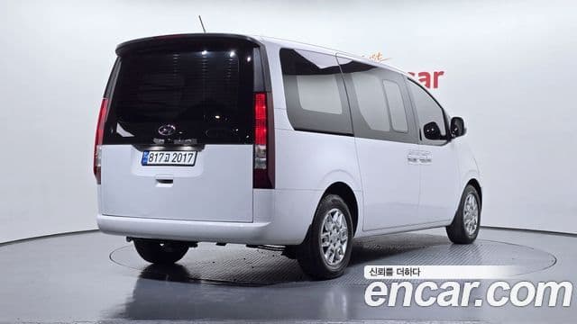 Hyundai Staria 2023 — Фото 2/20