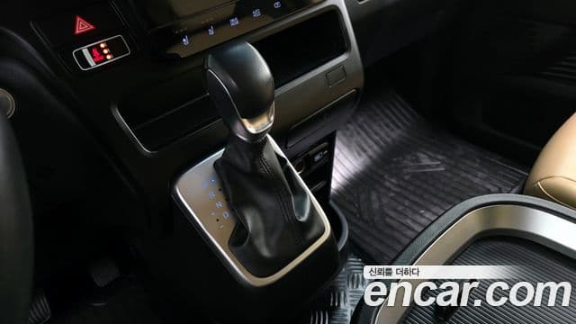 Hyundai Staria 2023 — Фото 9/20