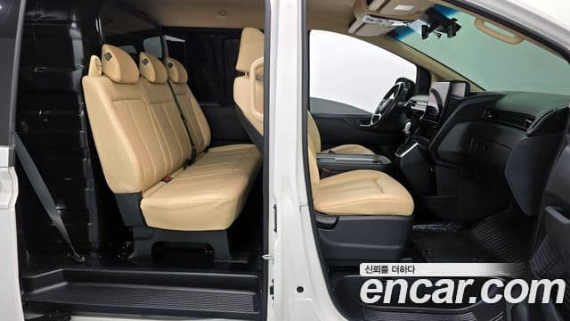 Hyundai Staria 2023 — Фото 10/20