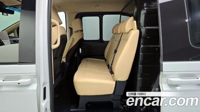 Hyundai Staria 2023 — Фото 12/20