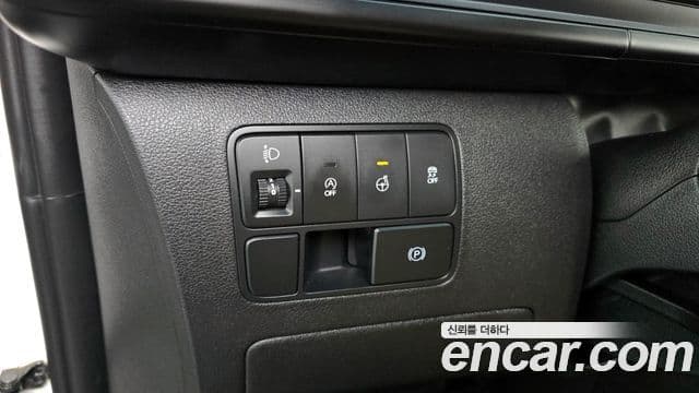 Hyundai Staria 2023 — Фото 13/20