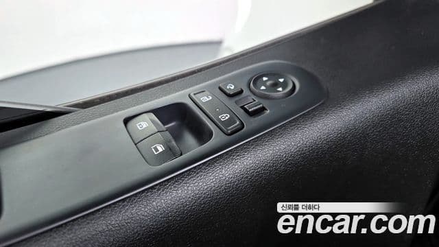 Hyundai Staria 2023 — Фото 17/20