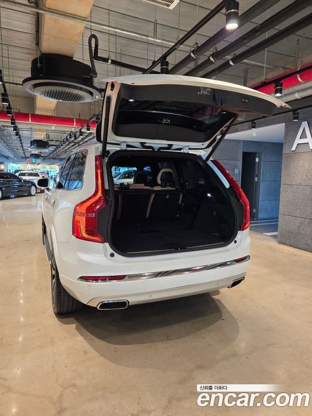 Volvo XC90 2020 — ფოტო 5/20