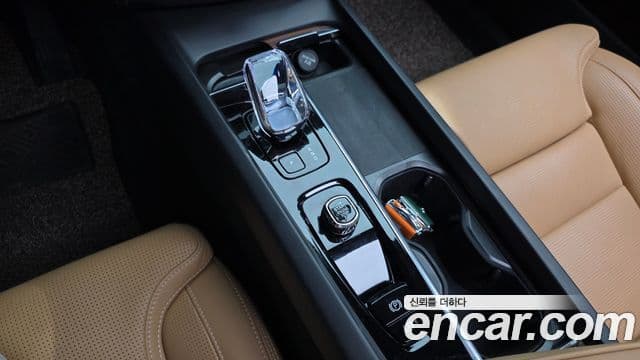 Volvo XC60 2023 — Şəkil 9/20