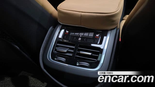 Volvo XC60 2023 — Şəkil 19/20