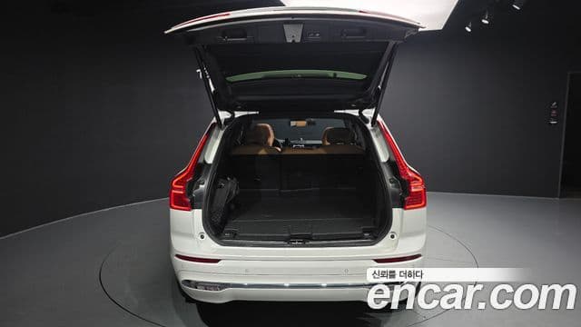 Volvo XC60 2023 — Şəkil 20/20