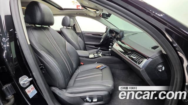 BMW 5 Series 2020 — Фото 10/20