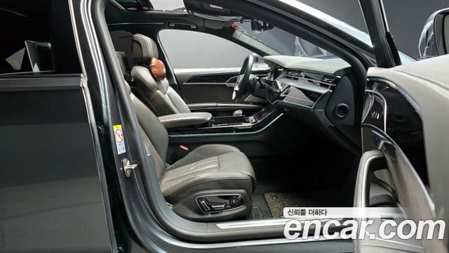 Audi A8 2021 — Şəkil 10/20