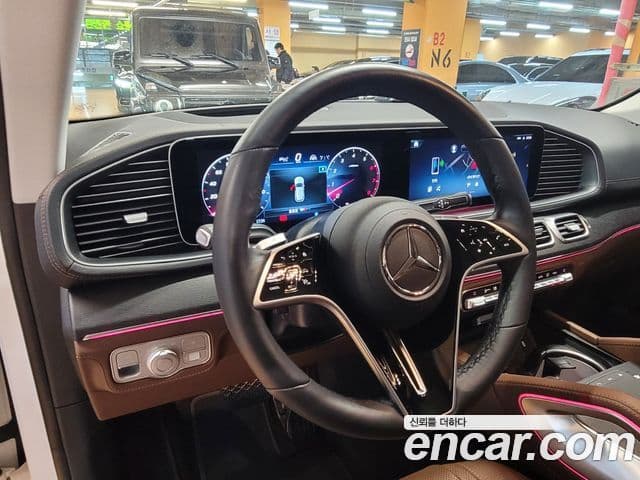 Mercedes-Benz GLE-Class 2025 — ფოტო 8/20