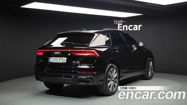 Audi Q8 2021 — ფოტო 15/20