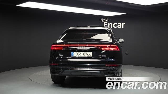 Audi Q8 2021 — ფოტო 11/20
