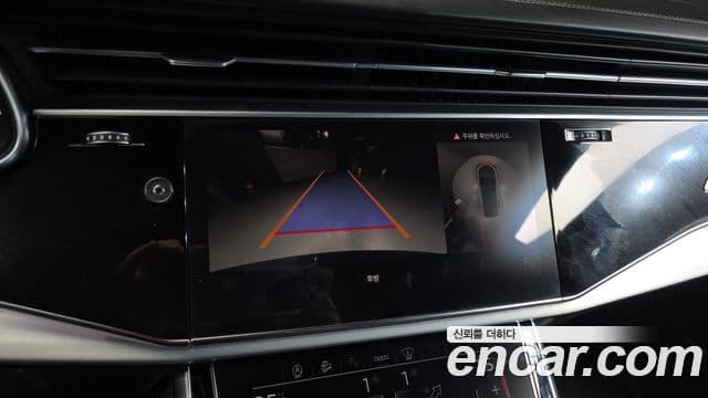 Audi Q8 2021 — ფოტო 18/20