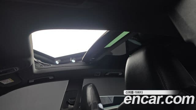 Audi Q8 2021 — ფოტო 4/20