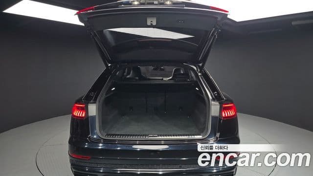 Audi Q8 2021 — ფოტო 20/20