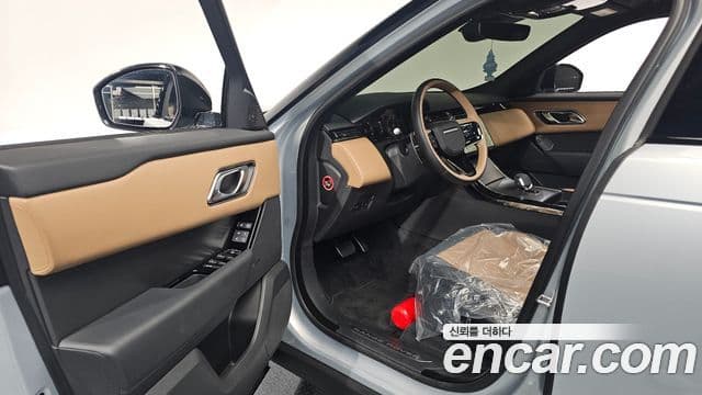 Land Rover Range Rover Velar 2024 — Şəkil 10/20