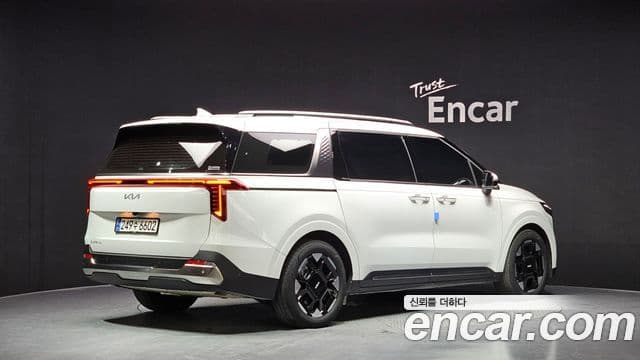 Kia Carnival 2025 — Şəkil 15/20