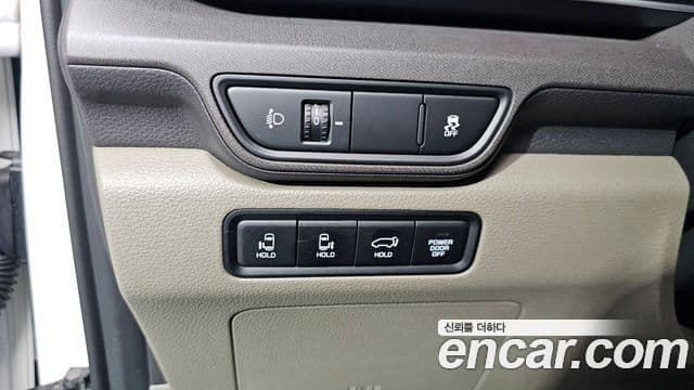Kia Carnival 2025 — Şəkil 17/20