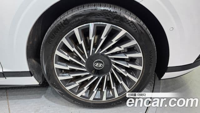 Hyundai Grandeur 2023 — ფოტო 5/20