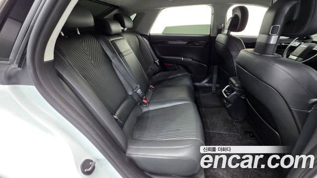 Hyundai Grandeur 2023 — ფოტო 19/20