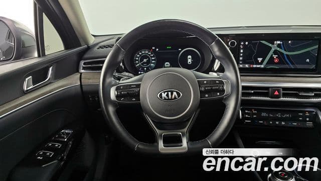 Kia K5 2021 — ფოტო 13/20