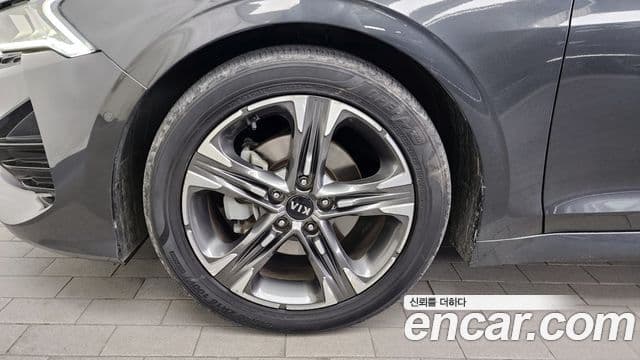 Kia K5 2021 — ფოტო 5/20