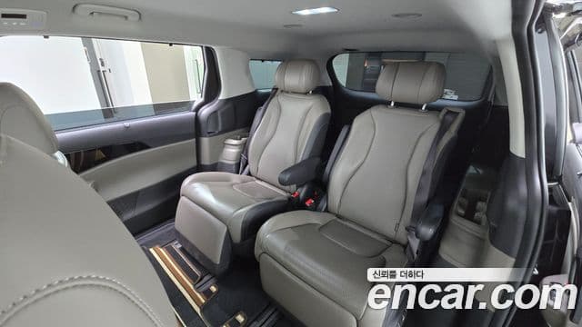 Kia Carnival 2024 — ფოტო 12/20