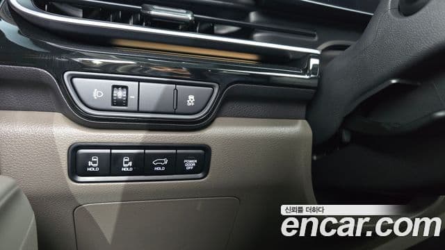 Kia Carnival 2024 — ფოტო 17/20