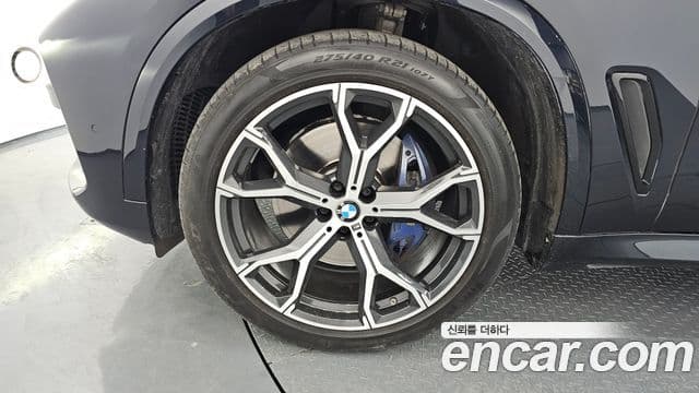 BMW X5 2021 — ფოტო 5/20