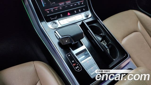Audi Q7 2020 — Şəkil 8/20