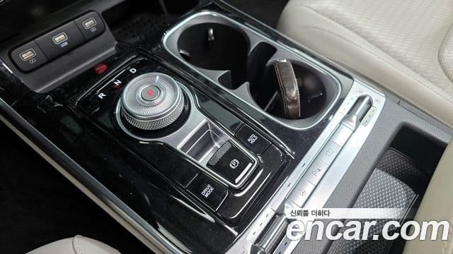 Kia Carnival 2022 — ფოტო 9/20