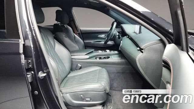 Genesis GV70 2021 — ფოტო 11/20