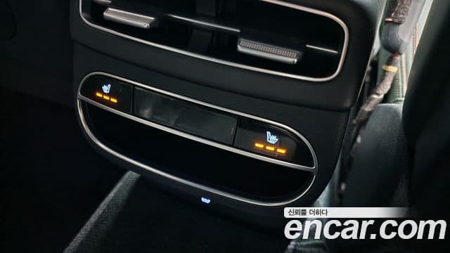 Genesis GV70 2021 — ფოტო 19/20