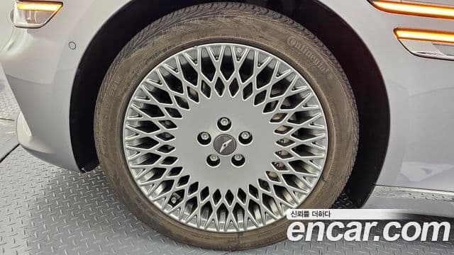 Genesis Electrified G80 2023 — ფოტო 5/20