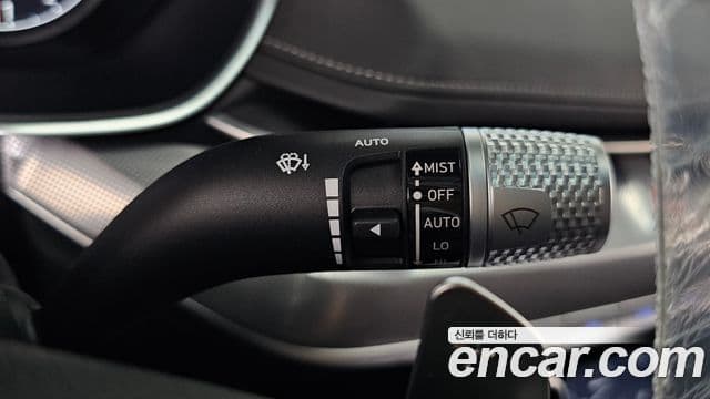 Genesis Electrified G80 2023 — ფოტო 17/20