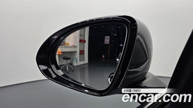 Genesis Electrified G80 2023 — ფოტო 19/20
