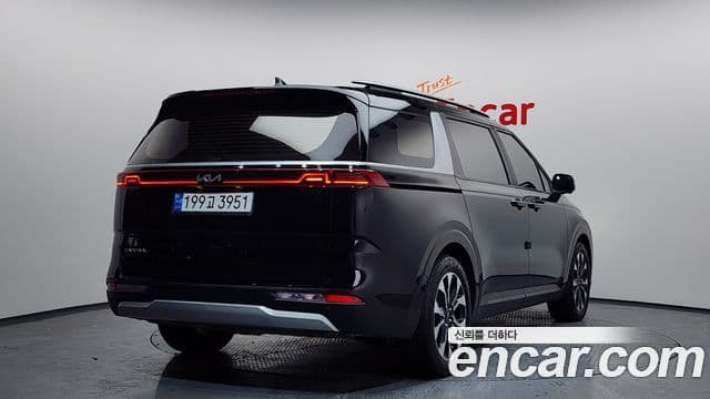 Kia Carnival 2022 — ფოტო 2/20