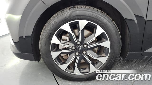 Kia Carnival 2022 — ფოტო 5/20