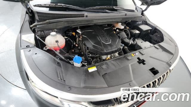 Kia Carnival 2022 — ფოტო 6/20