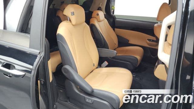 Kia Carnival 2022 — ფოტო 12/20