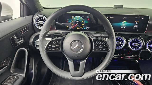 Mercedes-Benz A-Class 2020 — Şəkil 12/20