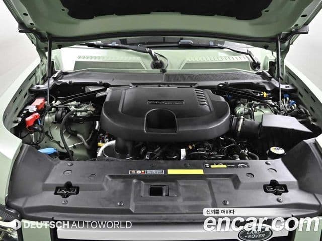 Land Rover Defender 2023 — Photo 2/20