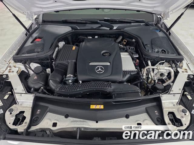 Mercedes-Benz E-Class 2020 — Şəkil 8/17