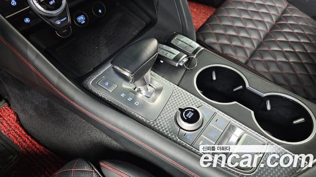 Genesis G70 2020 — ფოტო 8/20