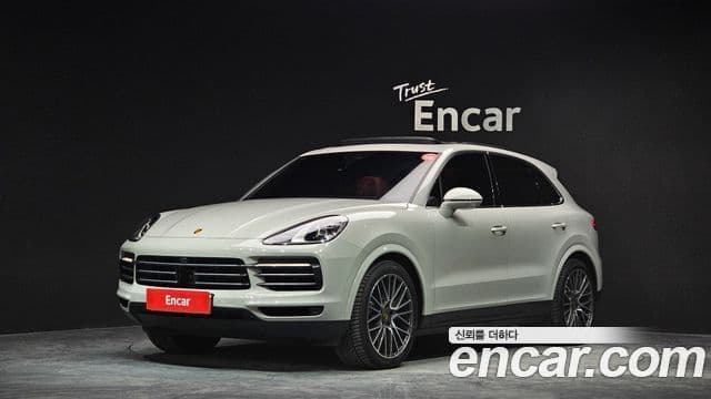 Porsche Cayenne 2023 — ფოტო 9/20
